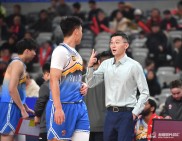 新疆男篮迎战浙江队，主场取得胜利之旅