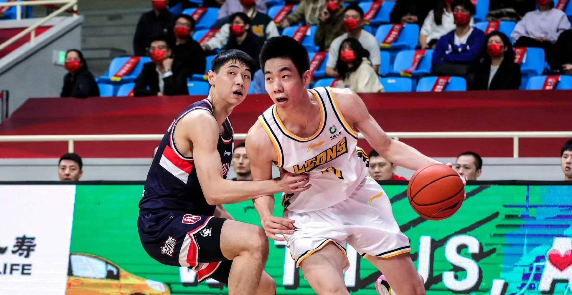 吉斯现主力主场战斯特拉斯堡，全取三分的简单介绍