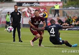 包含帕德博恩遭遇一波三折，陷入低谷的词条